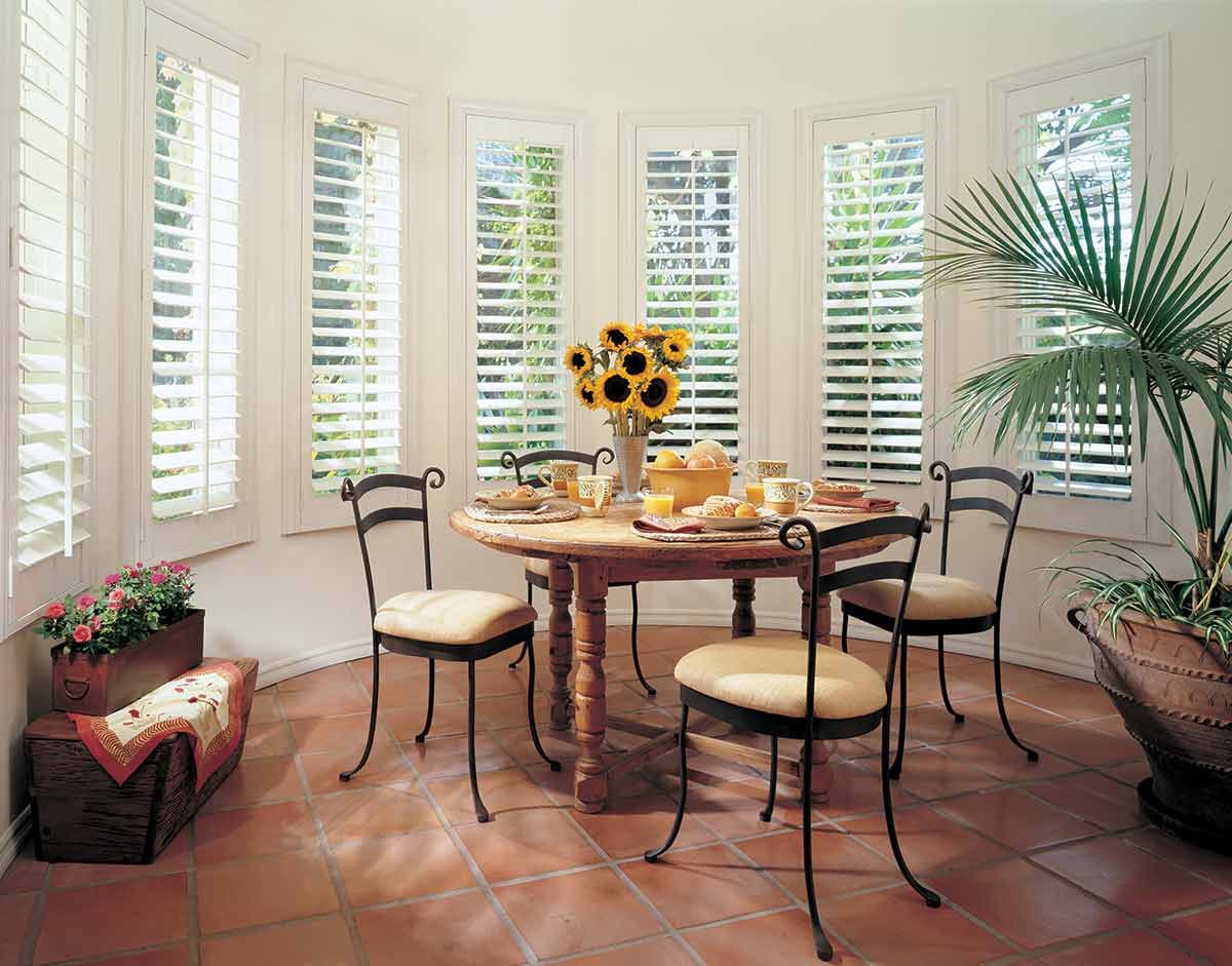 Windows/Heritance_2002_CasualDiningRoom.jpg